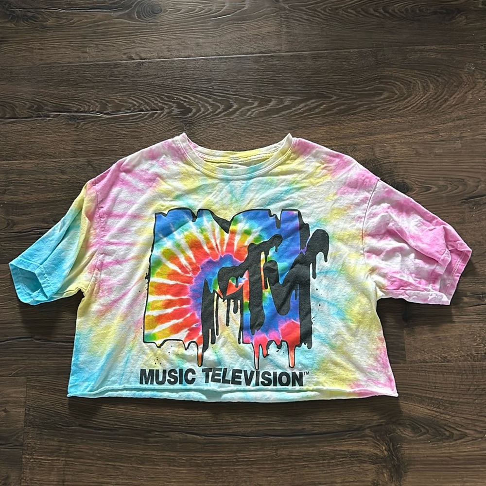 Women’s cropped MTV shirt